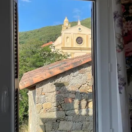 Familial Au Coeur Du Village D'olmeto * Olmeto (Corsica)