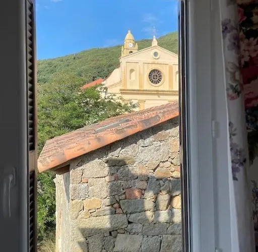 Familial Au Coeur Du Village D'olmeto * Olmeto (Corsica)